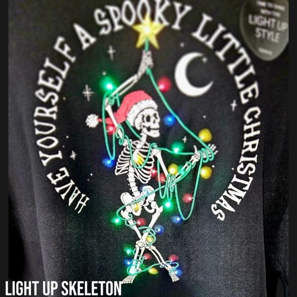 TORRID SKELETON CLASSIC FIT COZY FLEECE LED LIGHT UP TREE SWEATSHIRT 3X - Picture 4 of 16